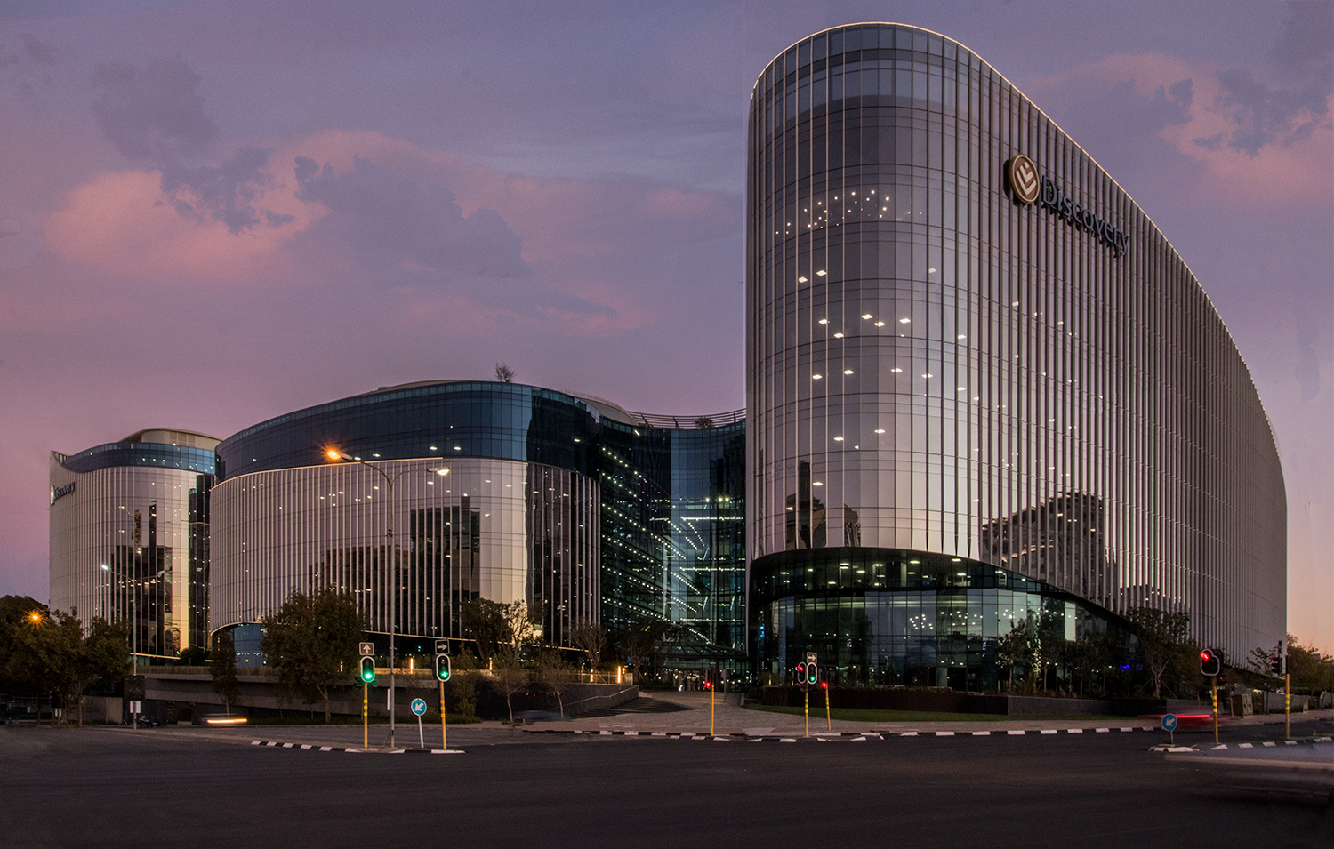 Discovery-Building-Versus.jpg